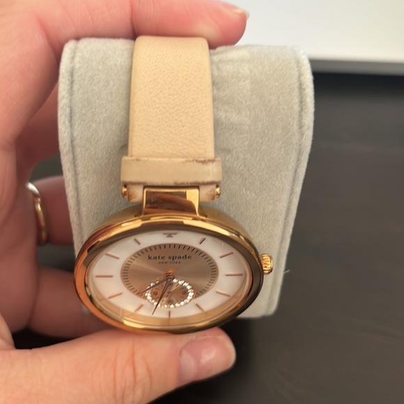 Gold/Tan Kate Spade Watch - Picture 4 of 5